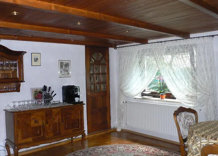 Couette-café Almira 3*